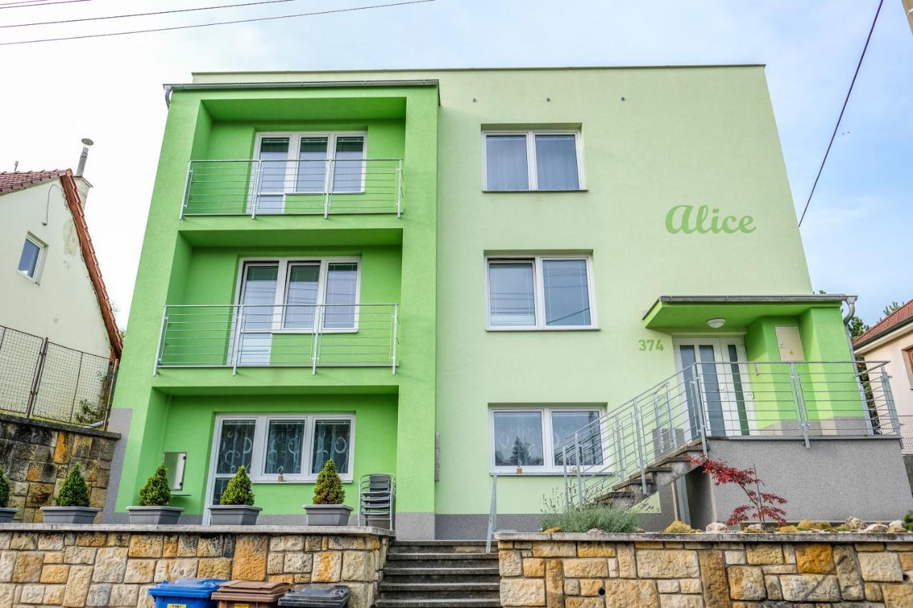 Vila Alice Лугачовіце Екстер'єр фото